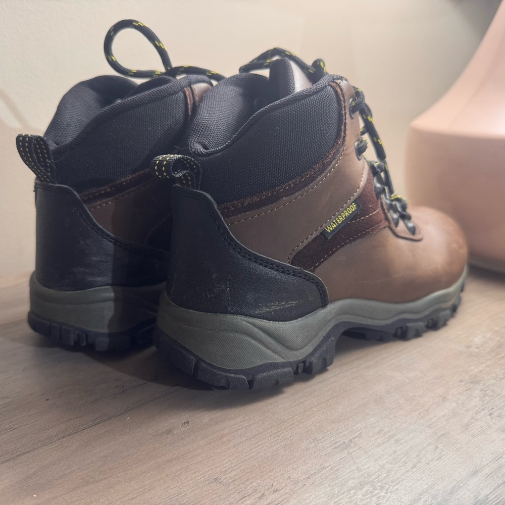 Magellan Outdoors Kids Hiking Boots Boys Sz 3 D - Picture 5 of 12